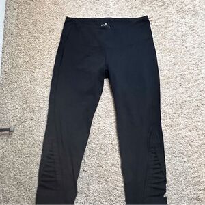 Athleta 7/8 Leggings Size Small. Great Pre-owned Condition with Detail at Ankle.